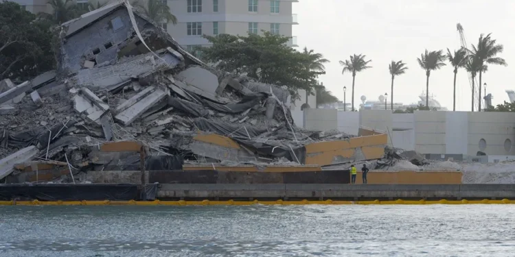 El icónico hotel Mandarin Oriental de Miami es demolido tras 25 años en Brickell Key