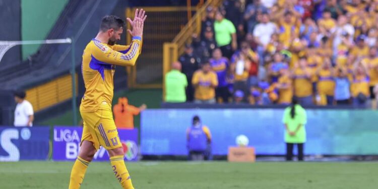 Gignac despedido como leyenda por toda la afición de Tigres