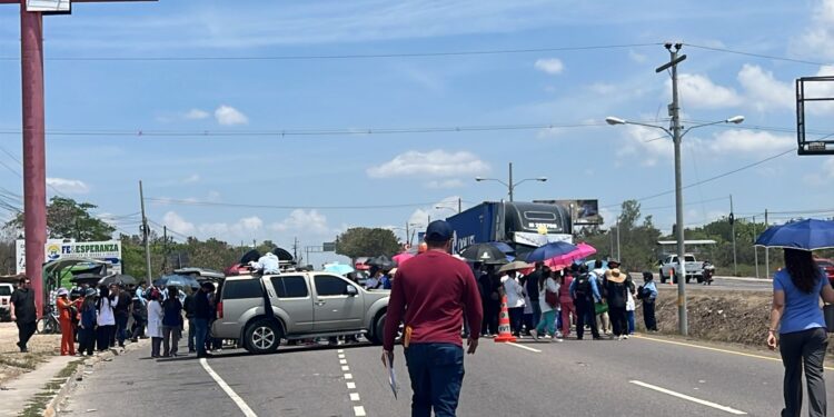 ¡Atentos viajeros! Médicos viajan hasta la CA-5 para protestar contra incumplimientos de la Sesal