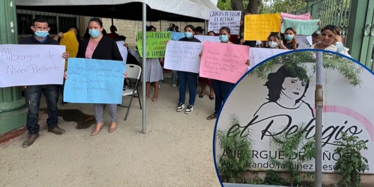 ¡En plantón pacífico! Egresados de casa hogar de Choloma llegan a los juzgados en apoyo a los detenidos