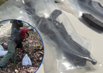 ¡Junto a otras armas! Enterrado hallan fusil de militar abatido por criminales en Yoro
