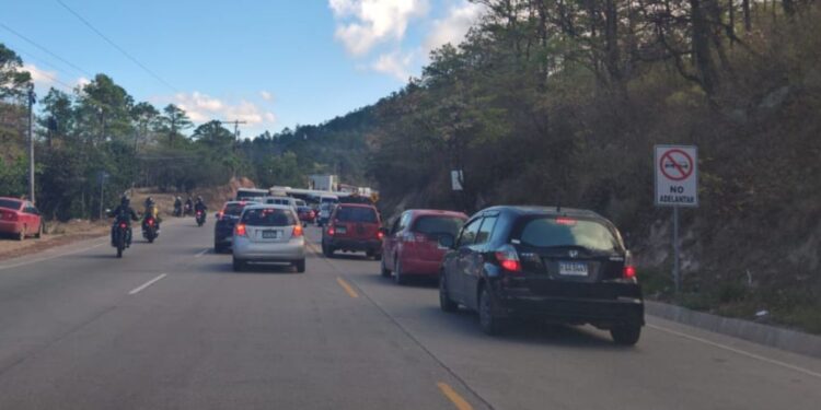 ¡Nadie entra, nadie sale! Bloqueado el paso salida a oriente de TGU a la altura de Villa Vieja