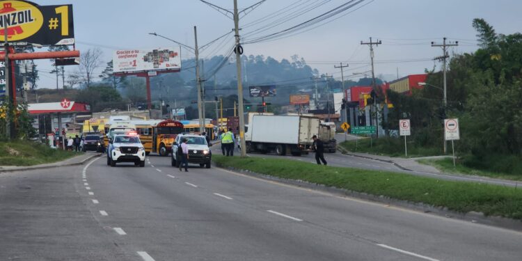 ¡No hay paso! Bloqueado tramo entre Siguatepeque y La Esperanza, Intibucá ante protesta de transporte