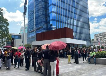 ¡Protesta en el CCG! Sindicalistas exigen reintegro del personal despedido en el IP