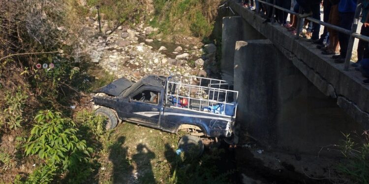 ¡Tragedia en Lempira! Dos fallecidos y cinco heridos tras volcamiento en San Sebastián