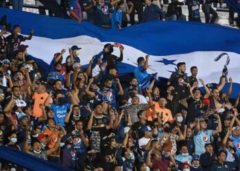 ¿Solución real o medida simbólica? Barras firmarán otro “acuerdo de paz” para acabar con la violencia en los estadios