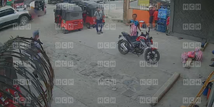 ¡INDIGNANTE! Niña de siete añitos muere arrollada por conductora “borracha” cuando se bajaba de una mototaxi junto a su madre en Intibucá