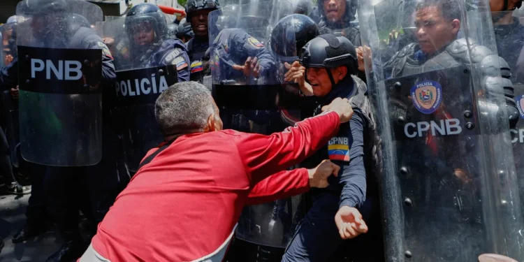 La Fiscalía de Venezuela anuncia una investigación tras protesta de presos en una cárcel