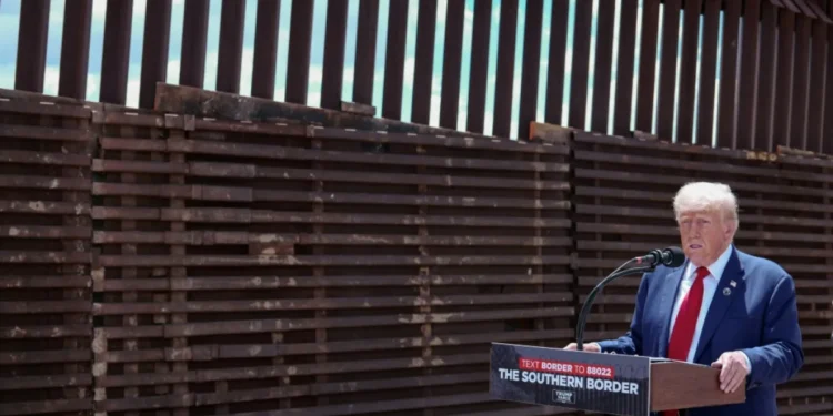 El gobierno de Trump analiza cerrar un emblemático centro de detención para inmigrantes