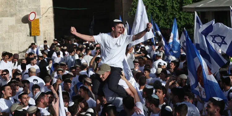 Dieciséis detenidos en otra Marcha de las Banderas de Jerusalén marcada por la violencia