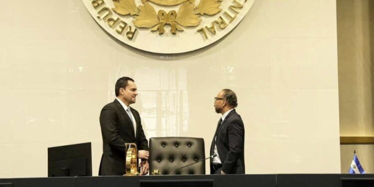 ¡Le entiende al trámite! Tomás Zambrano se reúne con Ernesto Castro y Honduras estrecha relaciones con El Salvador