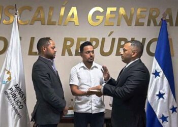 Fiscal General juramentó a nuevo director y subdirector de la ATIC