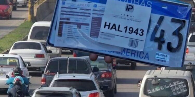 ¿Su vehículo está en la lista? Un millón de automóviles circulan sin identificación en Honduras