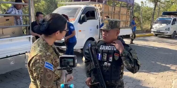 Honduras aclara que no frenó entrega de material educativo salvadoreño, sino el ingreso de militares sin permiso legal