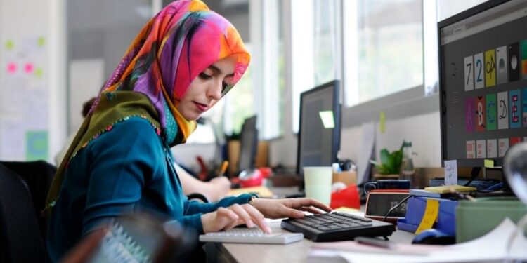 Irán restablece parcialmente el acceso a internet tras 88 días de restricciones