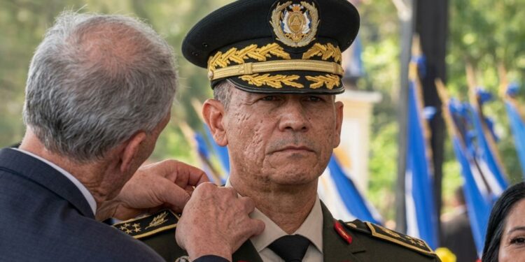 Jefe del Estado Mayor Héctor Valerio ascendido a General de División