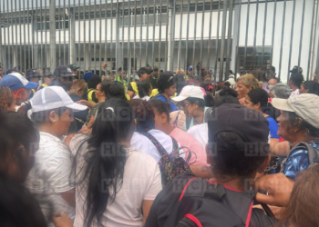 “Que nos paguen”: Micros de Barrido exigen a la AMDC salarios pendientes