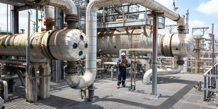 El brent se dispara un 5,6 %, hasta los 114 dólares, ante las nuevas tensiones en Ormuz