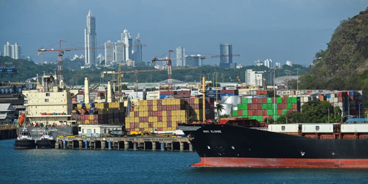 Los cancilleres de Panamá y China se reunirán en medio de tensiones por los puertos