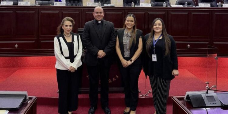¡Gran iniciativa! Congreso Nacional firmó un convenio con las iglesias para retransmitir contenido religioso