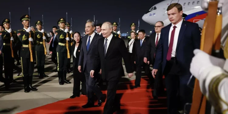 Putin llega a China para reafirmar sus lazos inquebrantables tras la visita de Trump