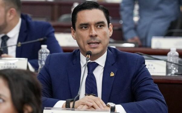 “Perdedores eternos, el problema son ellos”: Kilvett Bertrand se va con todo contra Libre