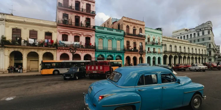 Estados Unidos amplió las sanciones contra Cuba y apuntó al corazón financiero de la dictadura