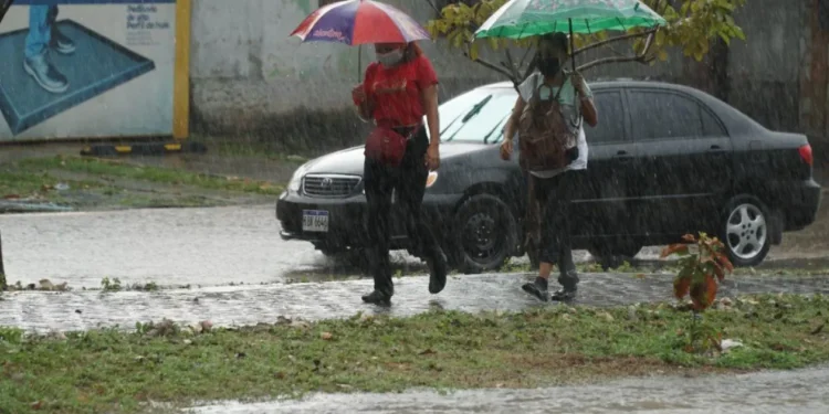 Pronostican para este domingo lluvias y chubascos débiles en la mayor parte del territorio