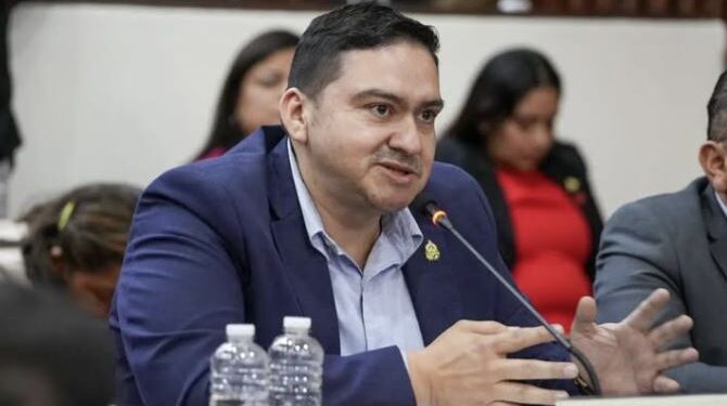 “Quieren dejarnos fuera”: Ronald Panchamé hace fuerte denuncia y se declara en insurrección