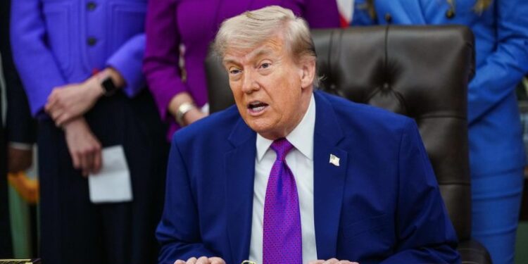 Trump afirma que hablará con Xi Jinping sobre la venta de armas a Taiwán durante su viaje a China