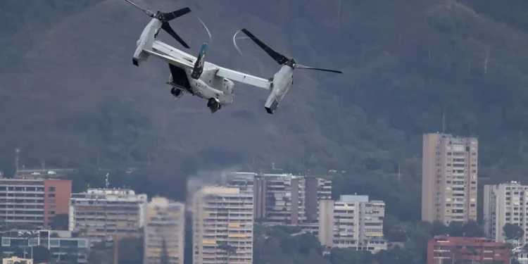 El jefe del comando sur de EE.UU. visita Caracas para simulacro y reunión con autoridades