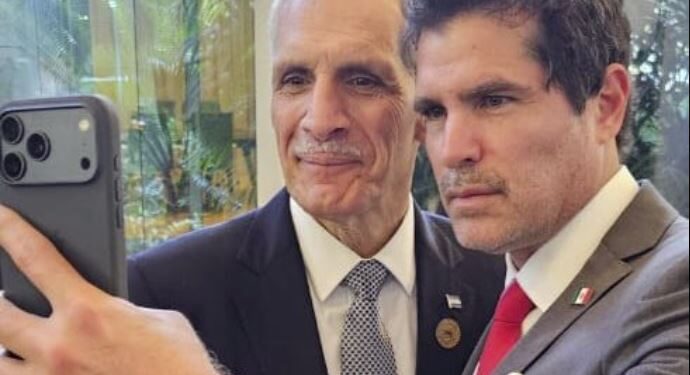 Actor mexicano Eduardo Verástegui se reúne con el presidente Nasry Asfura para abordar temas sobre trata de niños