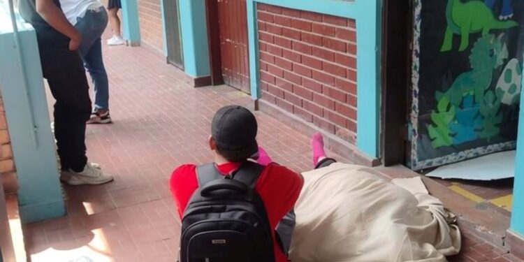 ¡Alegría terminó en tragedia! Madre muere celebrando el Día de la Madre en escuela capitalina