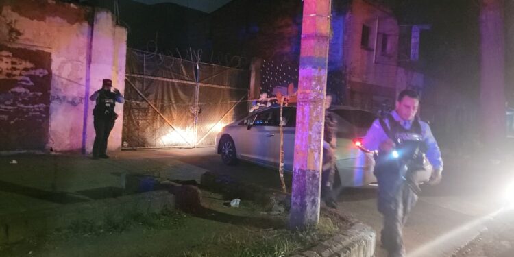 ¡Reina la inseguridad! Criminales le quitan la vida y el carro a hombre en Comayagüela | Móvil Emergencia TGU