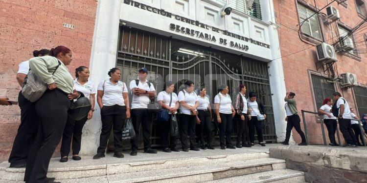 ¡Sin aseo hoy la Sesal! Personal exige dos meses de salario atrasado
