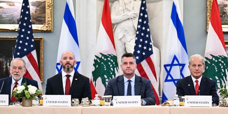 Israel y el Líbano acuerdan un alto el fuego condicionado a que Hizbulá cese sus ataques