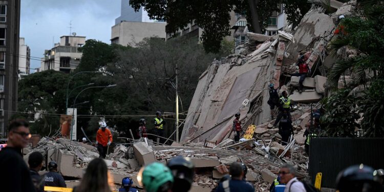 Dos terremotos sacudieron Caracas y se sintieron en otras ciudades de Venezuela: se derrumbaron casas y edificios
