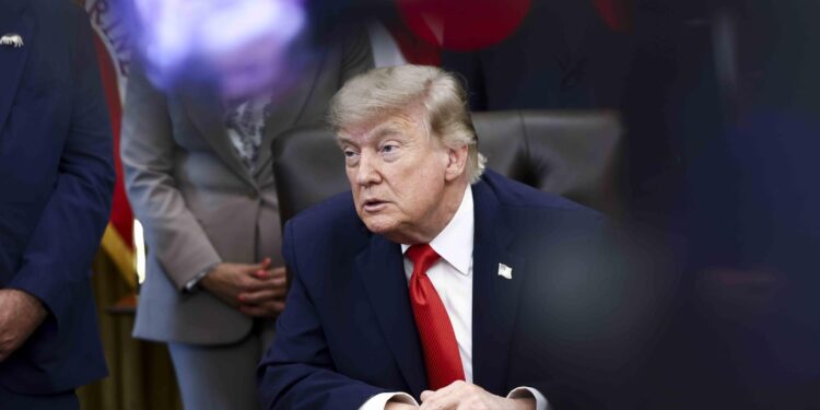Trump exige a Irán que no «cause problemas» en Líbano o EEUU reanudará los ataques