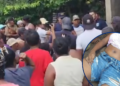 ¡Justicia por su propia cuenta! Hombre le arrebata la vida a su mujer y luego él termina asesinado a manos de misquitos indignados