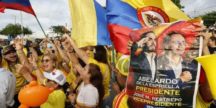 Elecciones en Colombia: Líderes de la derecha felicitan a De la Espriella por el triunfo ajustado del preconteo