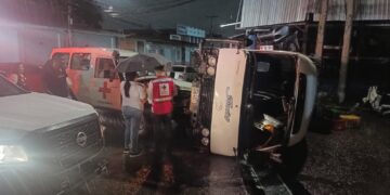 Brutal choque entre bus y ambulancia por poco termina en tragedia | Móvil Emergencia SPS