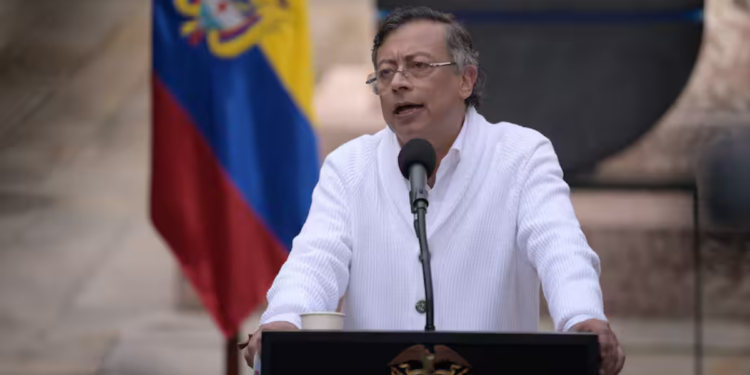 Ordenan suspender provisionalmente a Petro del cargo presidencial hasta después de las elecciones