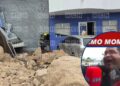 “Ella está adentro y no me contesta”: Desesperado, hombre dejó a su esposa en edificio aplastado por cerro y teme lo peor
