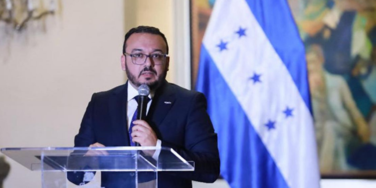 Ministro Argueta asegura que hace 20 días pagaron más de la mitad de deuda heredada por gobierno anterior