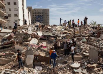 Más de 900 muertos y miles de heridos mientras continúa la búsqueda de sobrevivientes en Venezuela