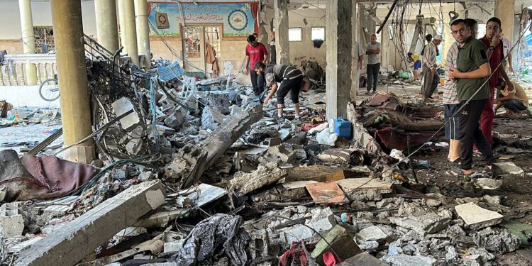Al menos 11 personas muertas por bombardeos israelíes en Gaza este jueves