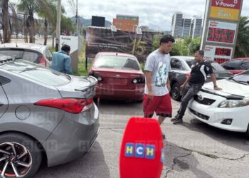 ¡Por decomisos y fuertes multas! Taxistas VIP amenazan con paralizar la capital: “No somos ilegales; somos informales”