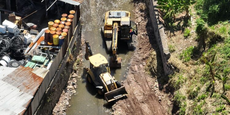 Seis quebradas de la capital son intervenidas simultáneamente con obras de dragado, limpieza y canalización para reducir inundaciones