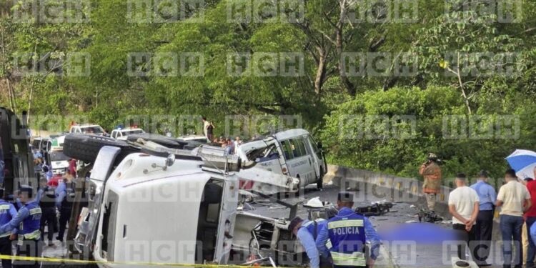 Este es el listado de los agentes policiales que viajaban en bus que sufrieron un terrible accidente en Comayagua