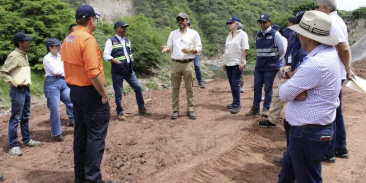 Delegados del congreso sobre gestión de riesgos conocen proyectos de mitigación que ejecuta la AMDC en zonas vulnerables